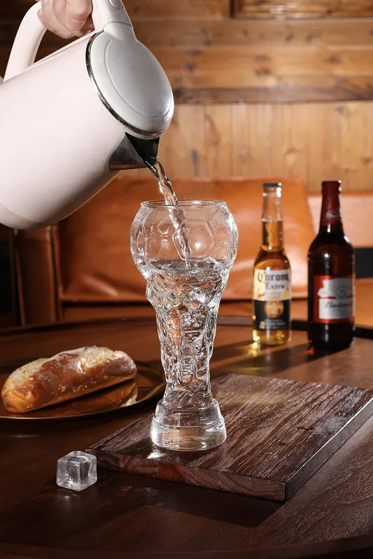 Boccale da birra a forma di trofeo da 600 ml – design calcistico